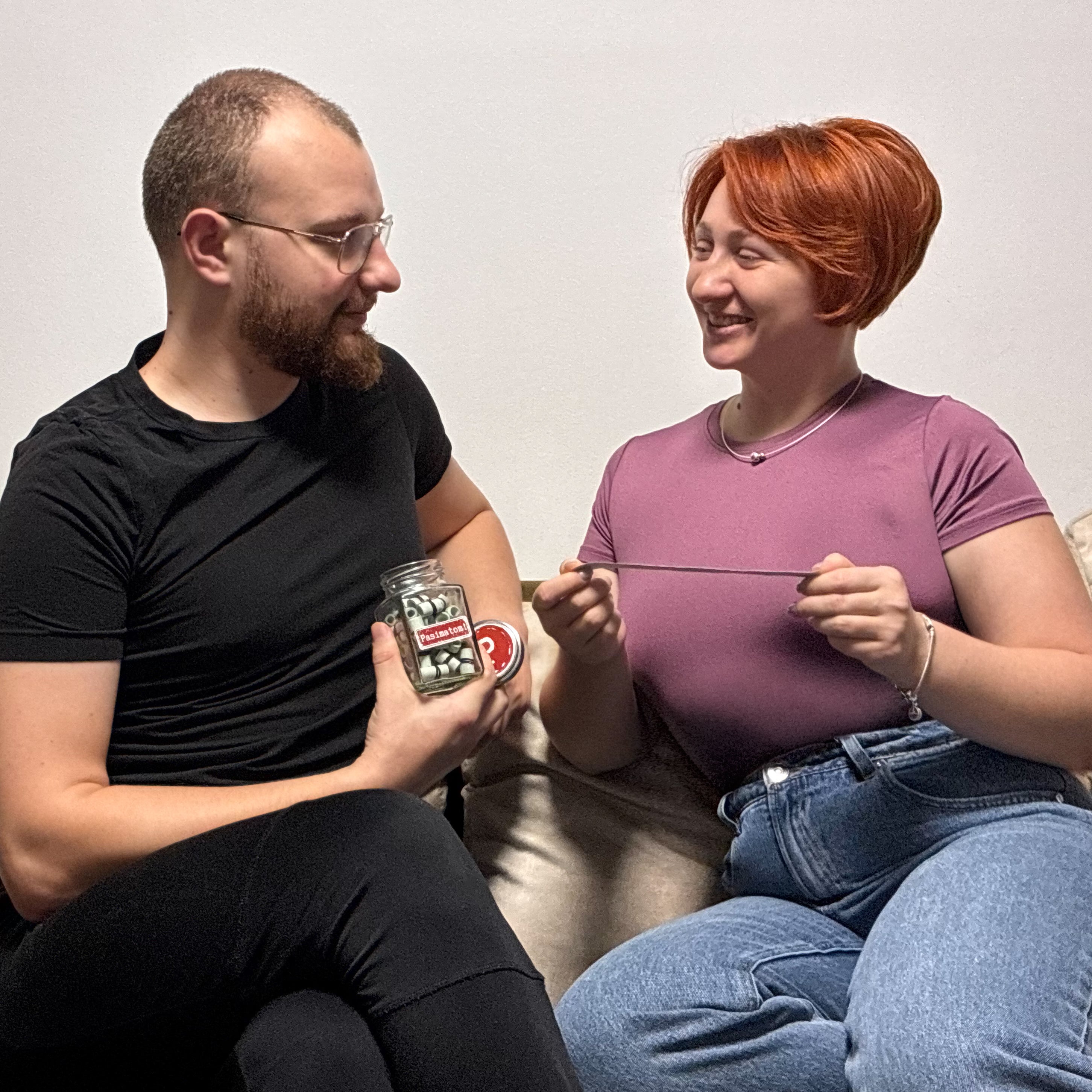 Gilių pokalbių stiklainis